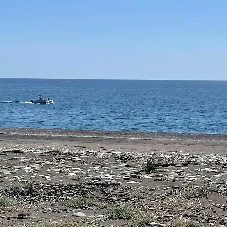 Gennadi Beach Apartments غينادي