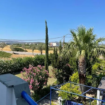 Gennadi Beach Apartments غينادي