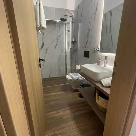 Gennadi Beach Apartments غينادي